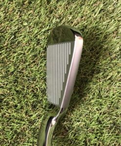 Mグローレ アイアン構えると