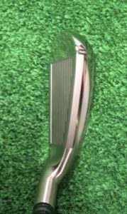 ゼクシオ クロス アイアン構えると