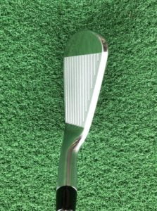 T100アイアンを構えると