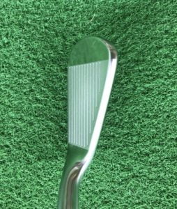 タイトリストT200アイアン構えると