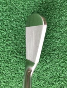 タイトリストT300アイアンを構えると