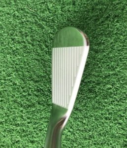 620MBアイアンを構えると