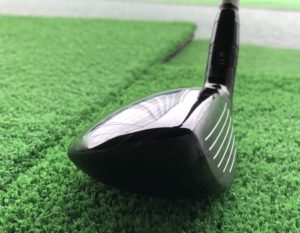 タイトリストTS2ユーティリティを前方から見ると