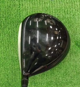 HONMA TR20-440ドライバーを構えると