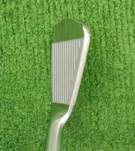 TR20Vアイアンを構えると