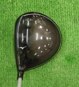 ST200X ドライバーを構えると