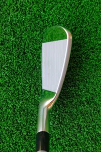 IF700IRONを構えると