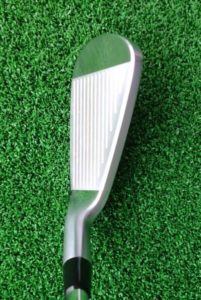 202CBPアイアンを構えると