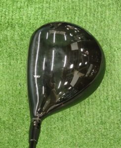 TSi3ドライバーを構えると