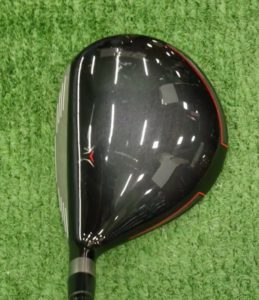 本間ゴルフGSフェアウェイウッドを構えると