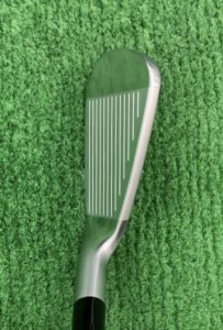 PRGR05IRONを構えると