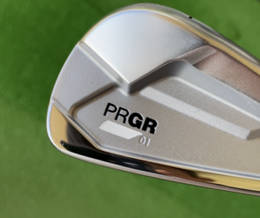 プロギア01アイアンのロゴ