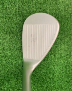 キャスコ ドルフィン DW-123 ウェッジを構えると