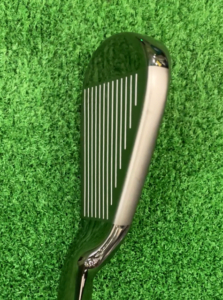 BIG BERTHA アイアン 2023を構えると