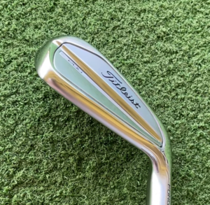 タイトリストT200アイアン(2023)のバックフェースの出っ張り部分