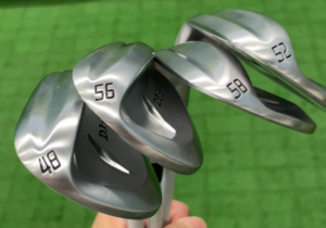 試打に使用したフォーティーンDJ-6ウエッジの58°と56°と52°と48°