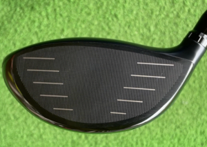 EZONE GT TYPE-S ドライバーのフェースを正面から撮影