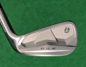 P7CBアイアンのキャビティ構造