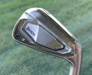 SRIXON ZXi5アイアンのバックフェース