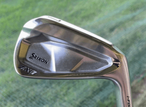SRIXON ZXi7アイアンのバックフェースのデザイン