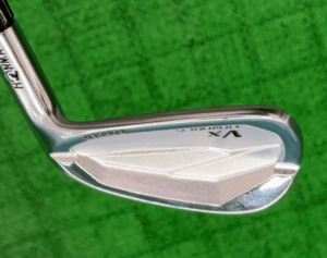 ツアーワールド TW767 Vx アイアンのバックフェース