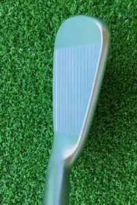 ピン i240アイアンを構えた時のフェースの見え方