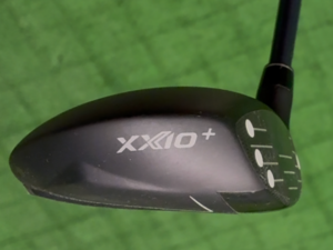 ゼクシオ14+ フェアウェイウッドのロゴデザイン