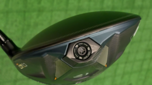 Qi4D MAX ドライバーのヘッド後方のウエイト