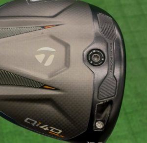 Qi4D MAX ドライバーのソール前方のウエイト